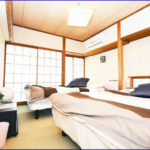 ホステル（ゲストハウス[日本]/ドミトリー）の個室 ゲスト4人 ワンルーム ベッド2台 2共用バスルーム